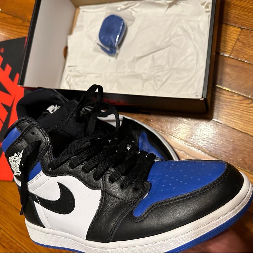 Royal toe jordan 1s - Picture 2 of 5